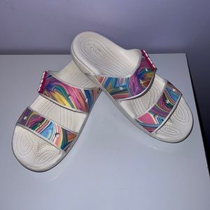 Crocs 2 strap sandals men’s 6 women’s 8 worn but in good shape